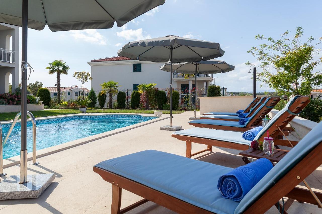Deluxe Apartments Vila Carissa Malinska Esterno foto
